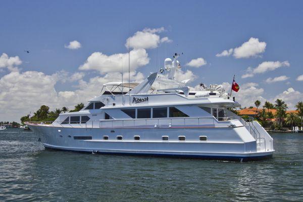 yacht Picasso