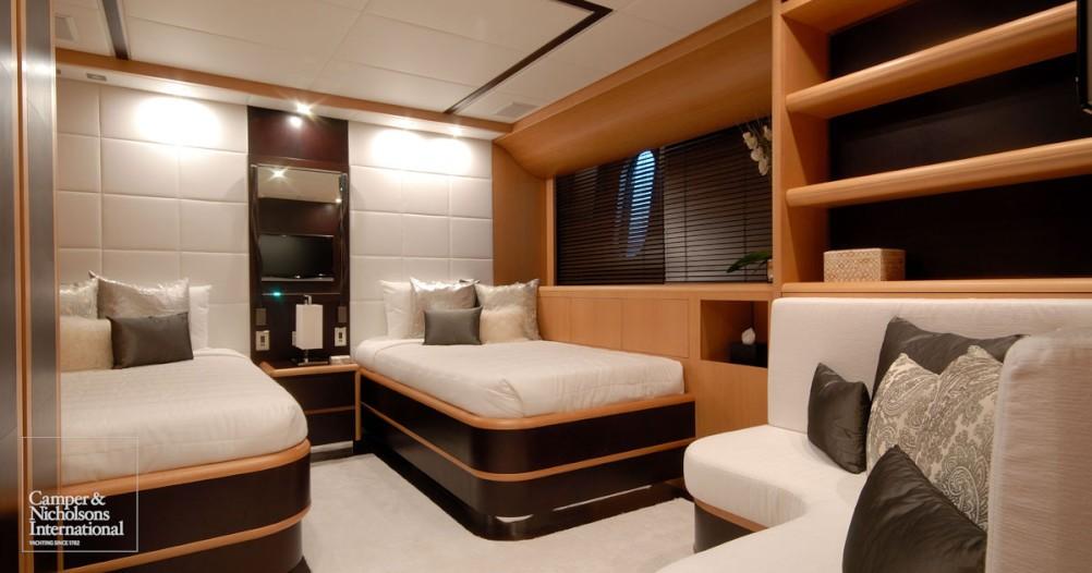 yacht D’One
