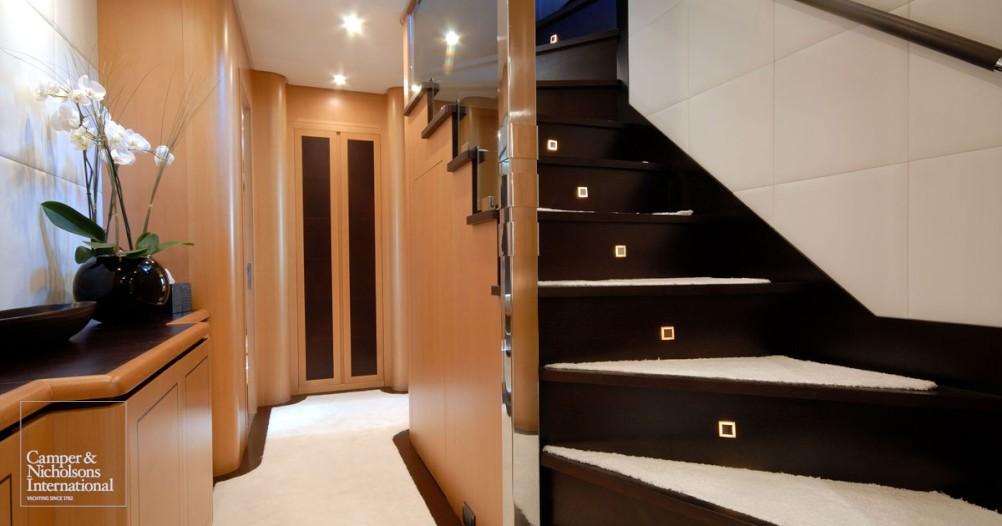 yacht D’One