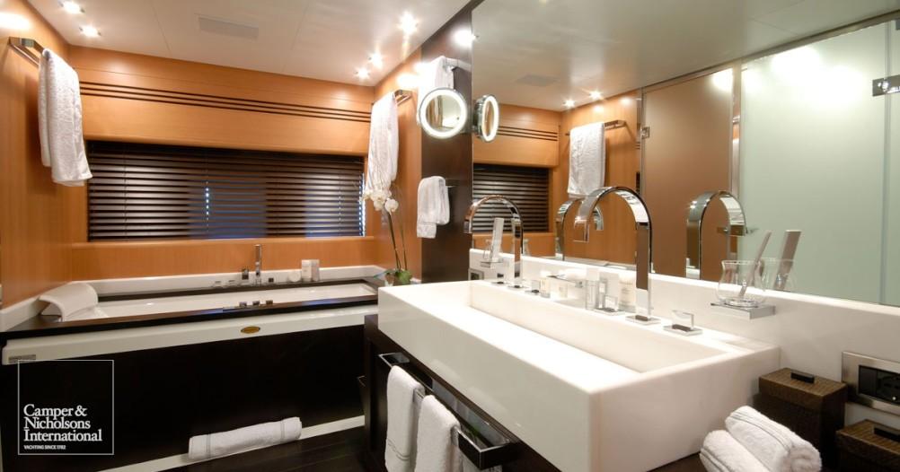 yacht D’One