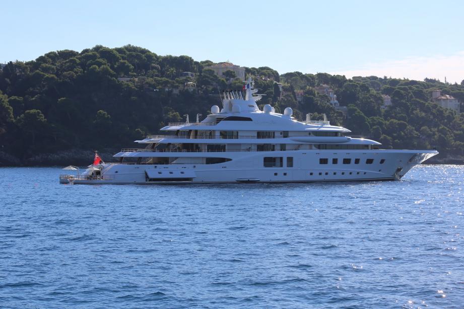 yacht Quantum Blue