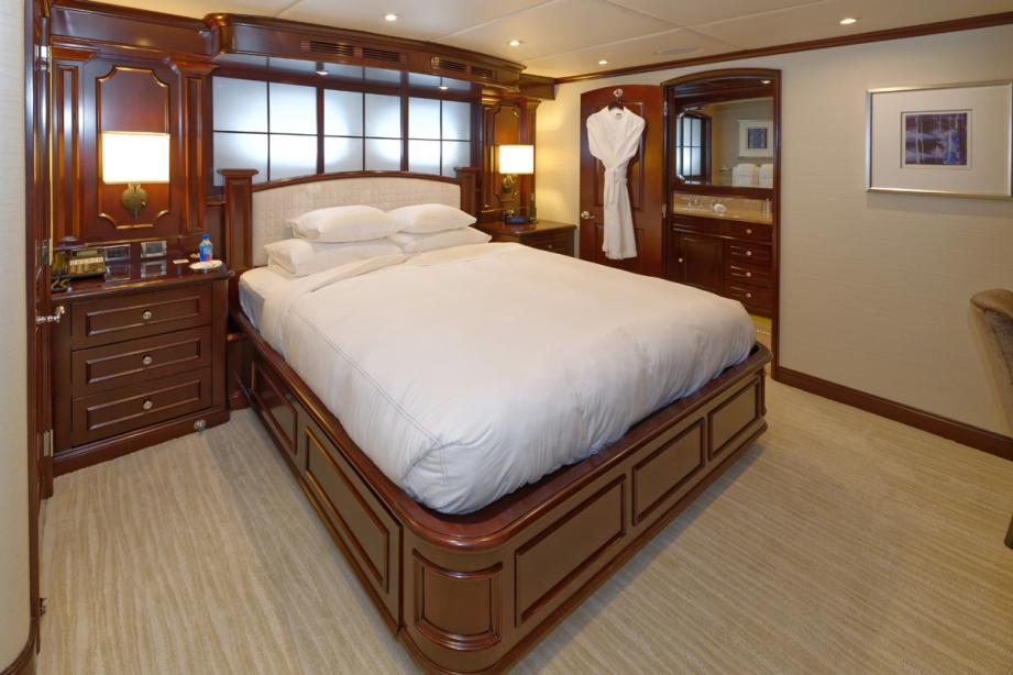 yacht Nicole Evelyn