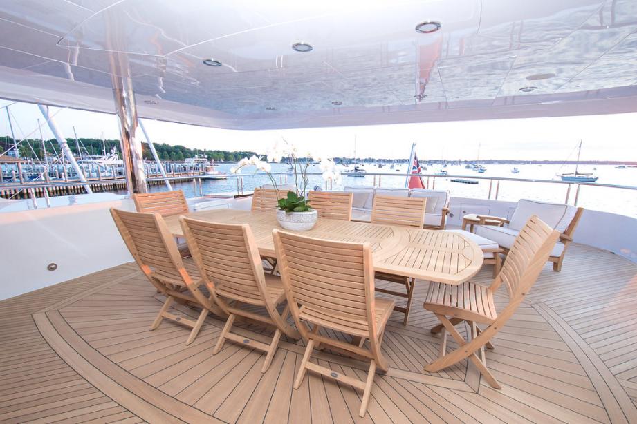 yacht Nicole Evelyn