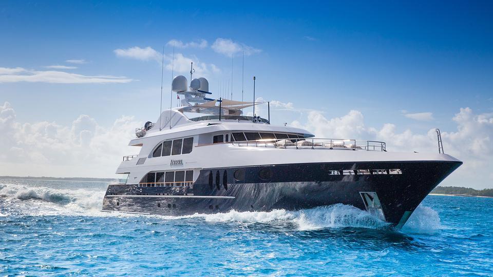 yacht Nicole Evelyn
