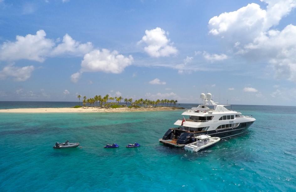 yacht Nicole Evelyn