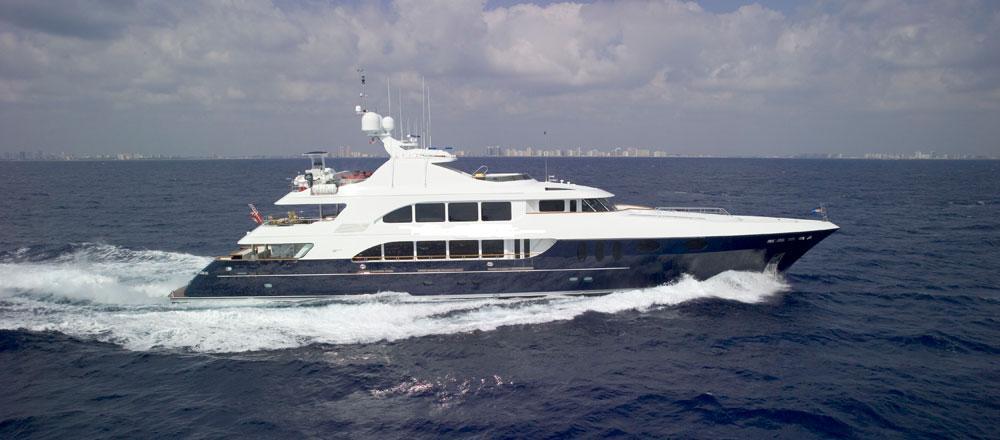 yacht Nicole Evelyn
