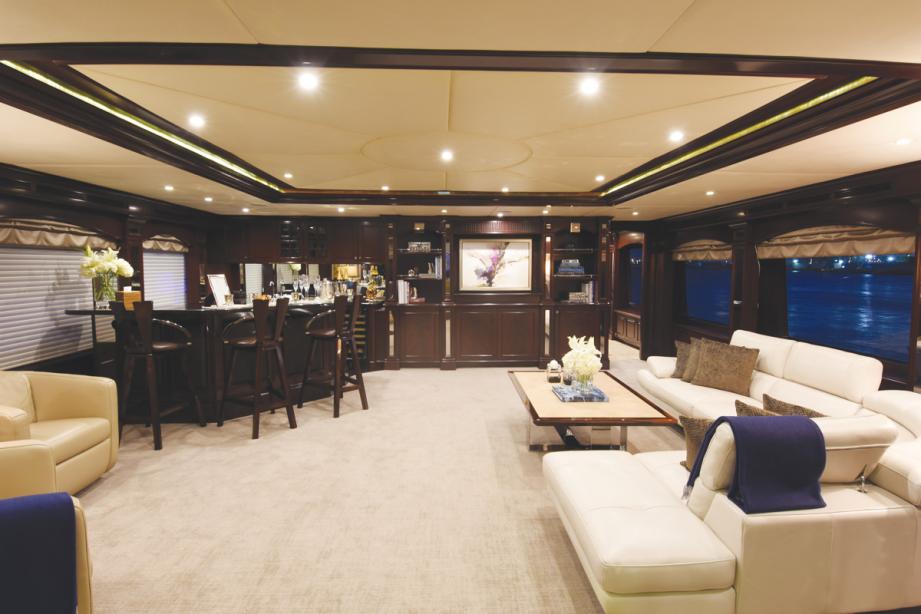 yacht Nicole Evelyn