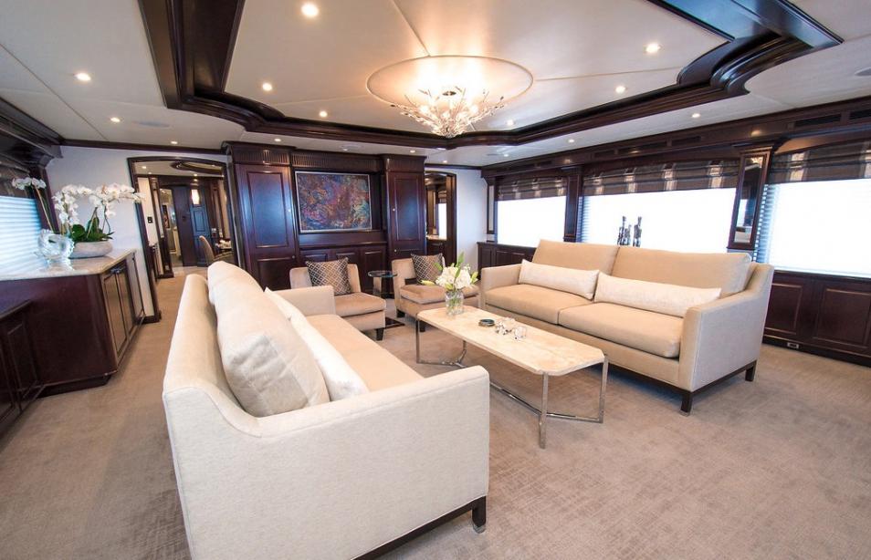 yacht Nicole Evelyn