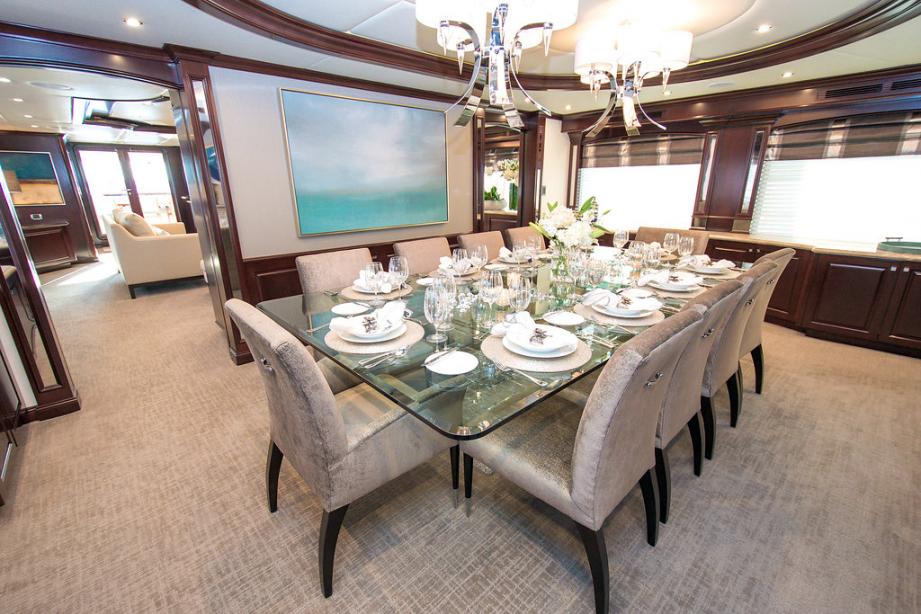 yacht Nicole Evelyn
