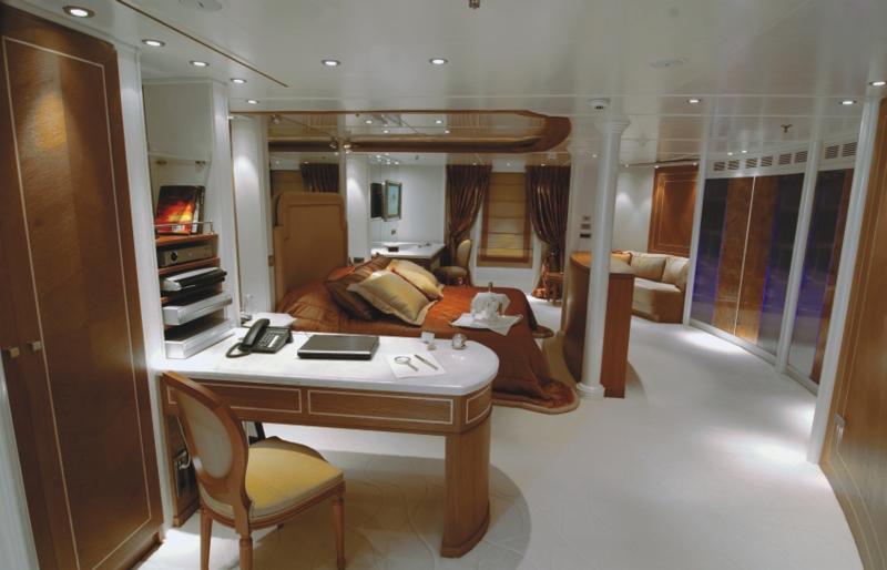 yacht Elegant 007