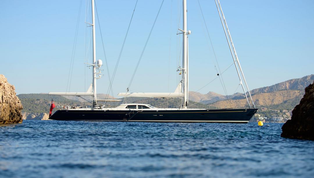 yacht Antares
