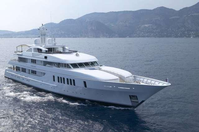 yacht Samadhi