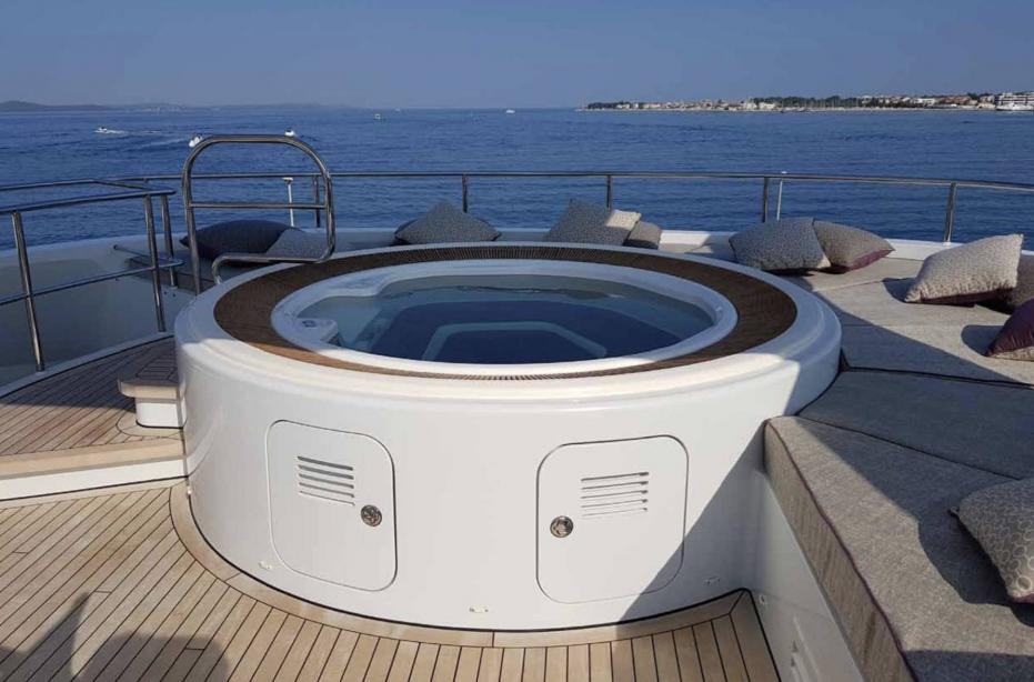 yacht San Bernardo