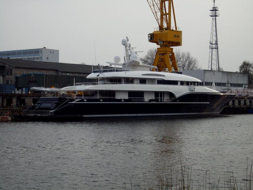 yacht Sapphire