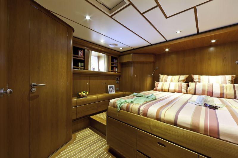 yacht Scorpione Dei Mari