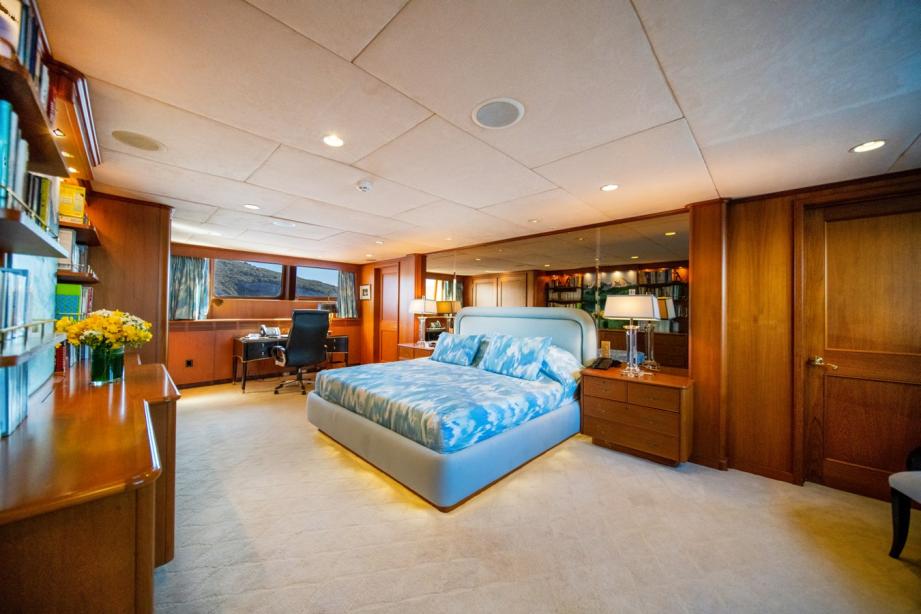 yacht Sea Falcon II