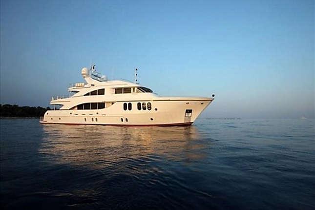 yacht Sea Shell
