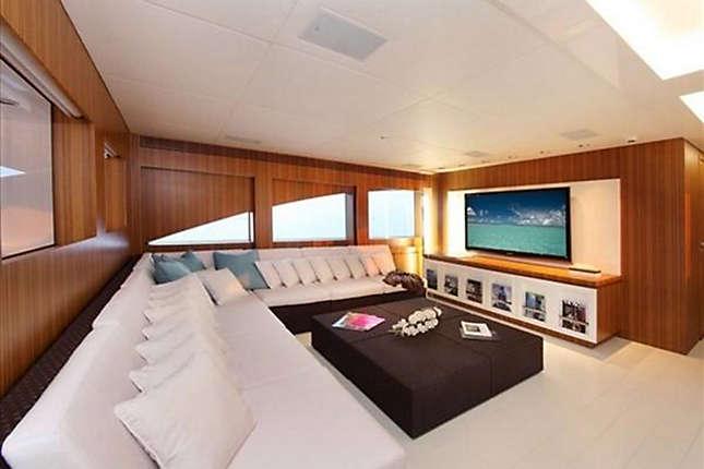 yacht Sea Shell