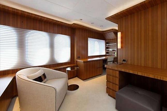 yacht Sea Shell