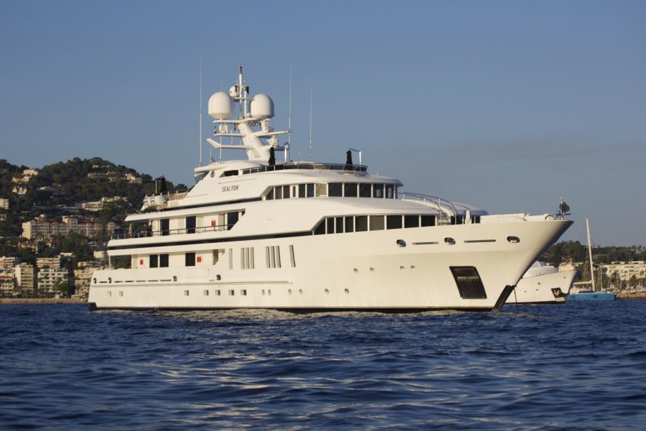 yacht Sealyon