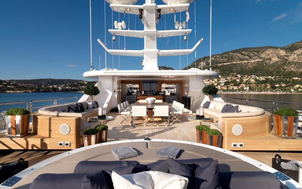 yacht Sealyon