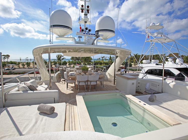 yacht Sealyon