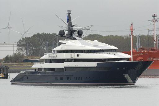 yacht Man of Steel