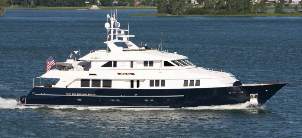 yacht Bella Una