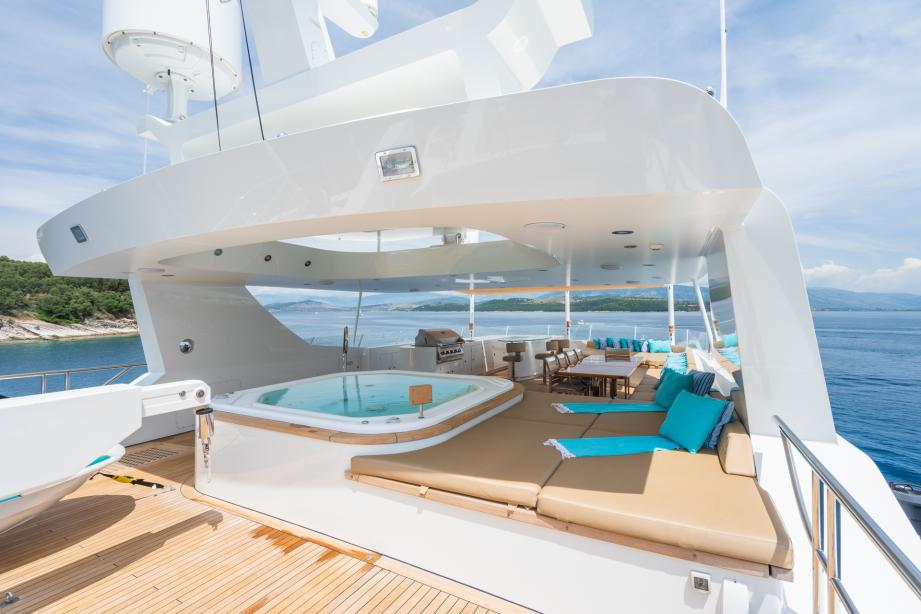 yacht Serenity