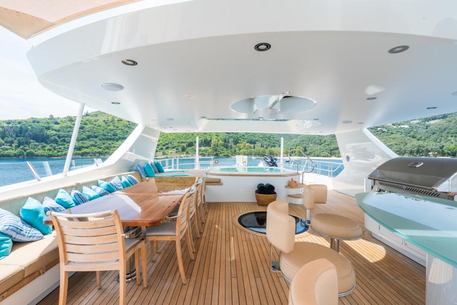 yacht Serenity