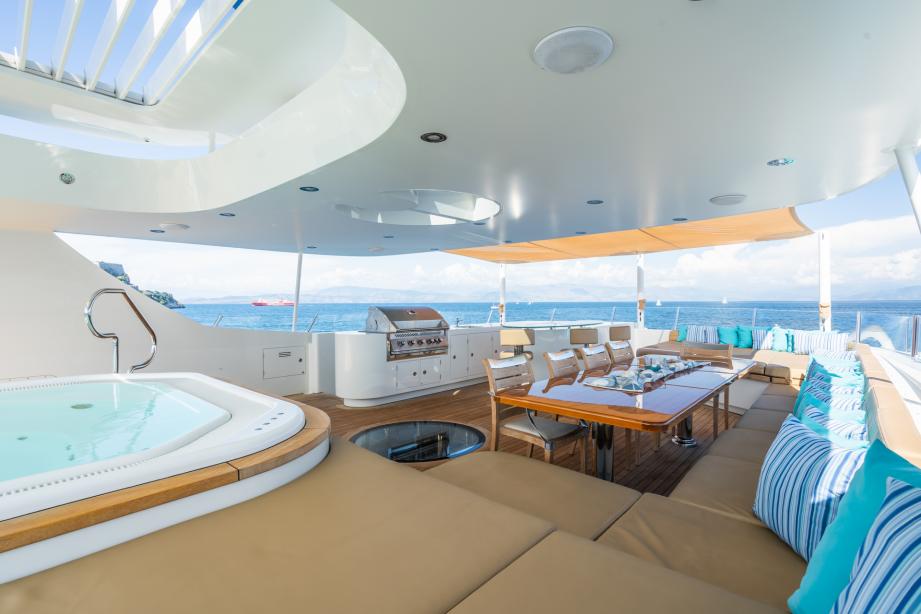 yacht Serenity