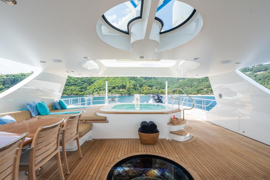 yacht Serenity