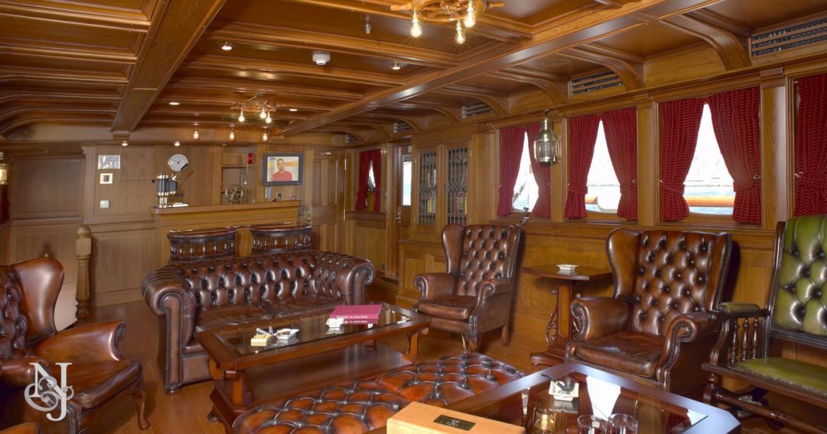 yacht SS Delphine