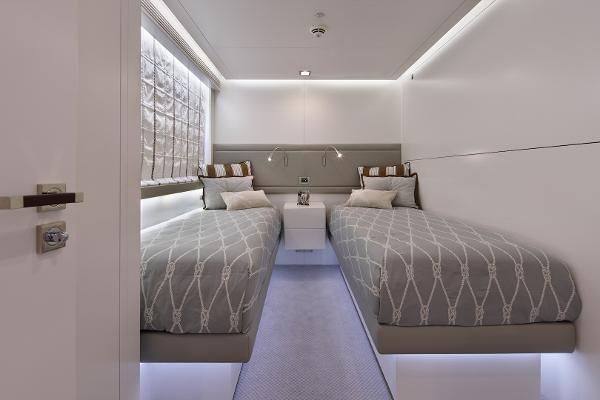 yacht Ocean's Seven