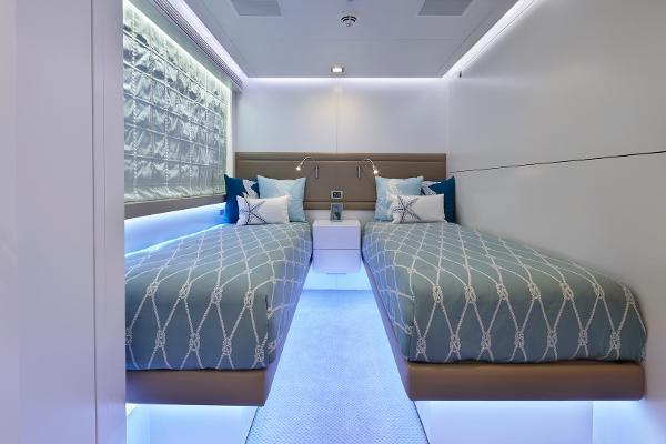 yacht Ocean's Seven