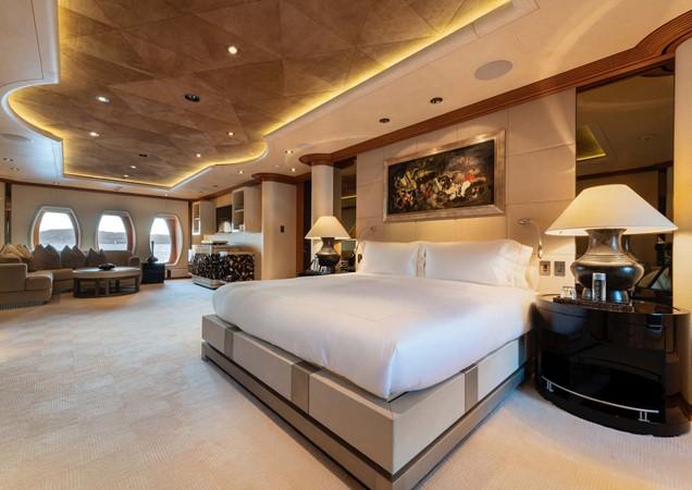 yacht Sunrays