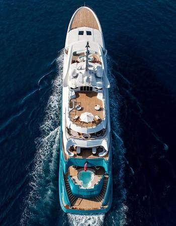 yacht Sunrays