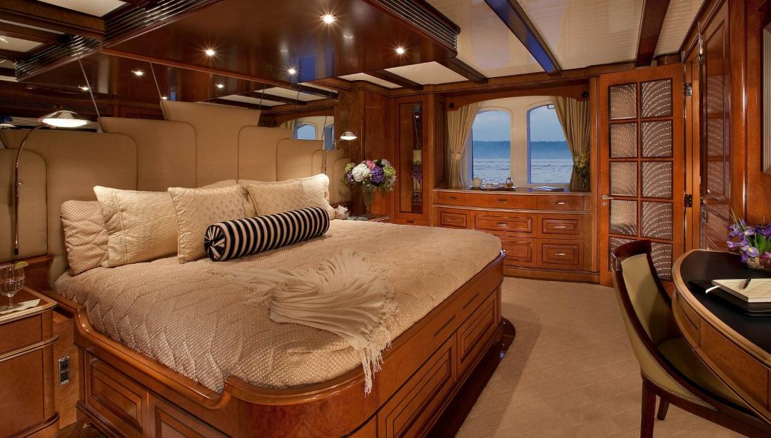 yacht Nadan