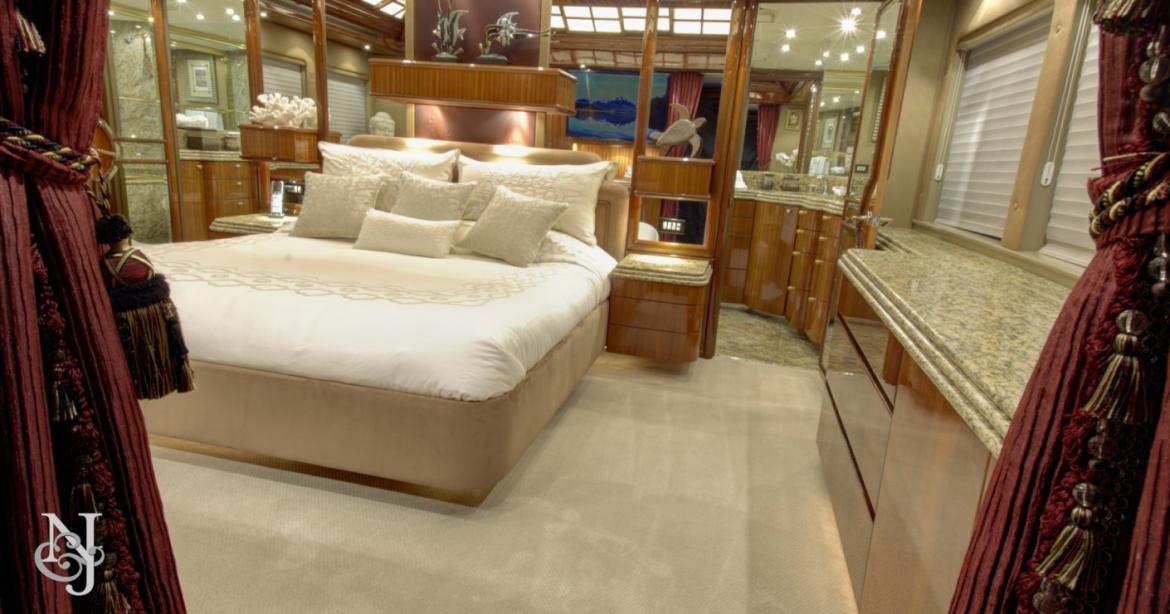 yacht Serenity