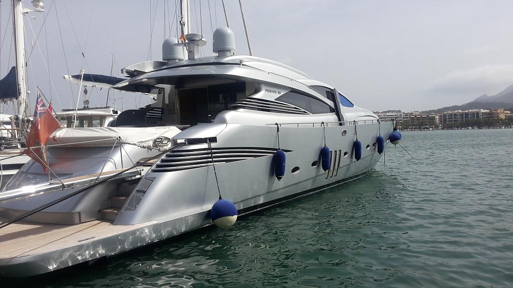 yacht La Datcha