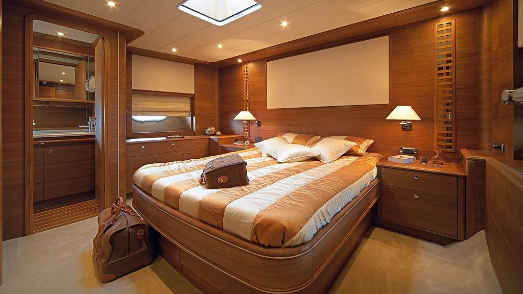 yacht Eclipse