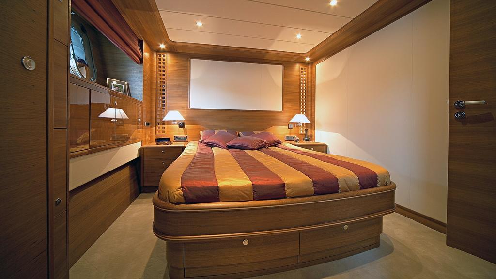 yacht Eclipse