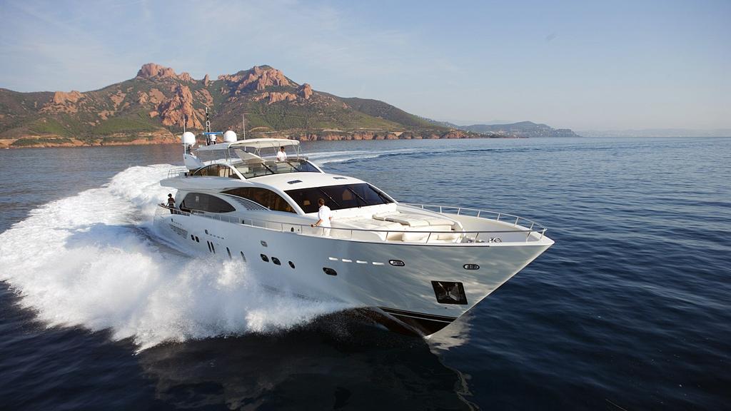 yacht Eclipse