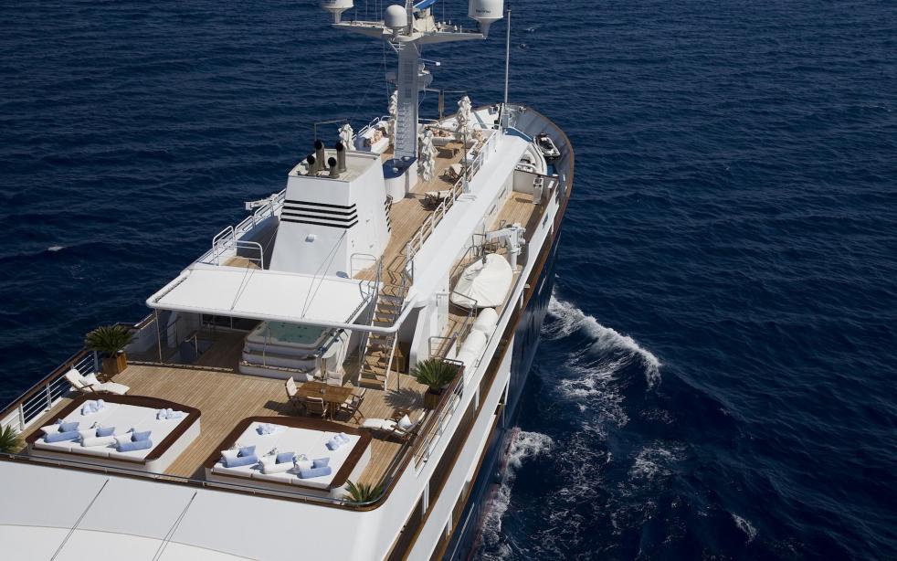 yacht Titan