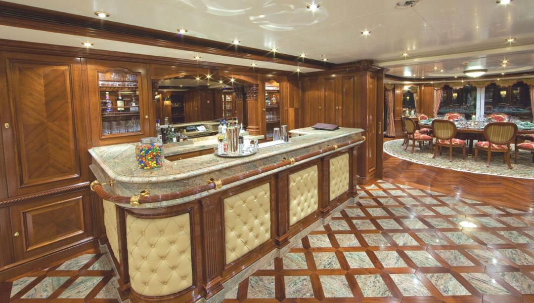 yacht Titania