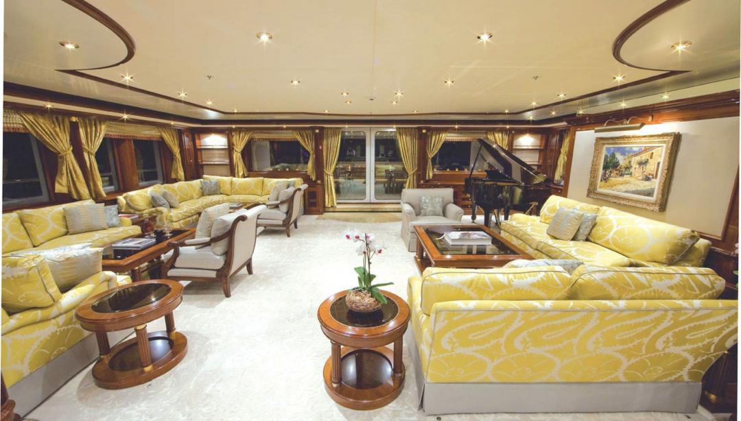 yacht Titania