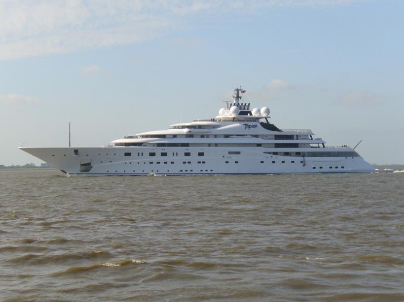 yacht Topaz