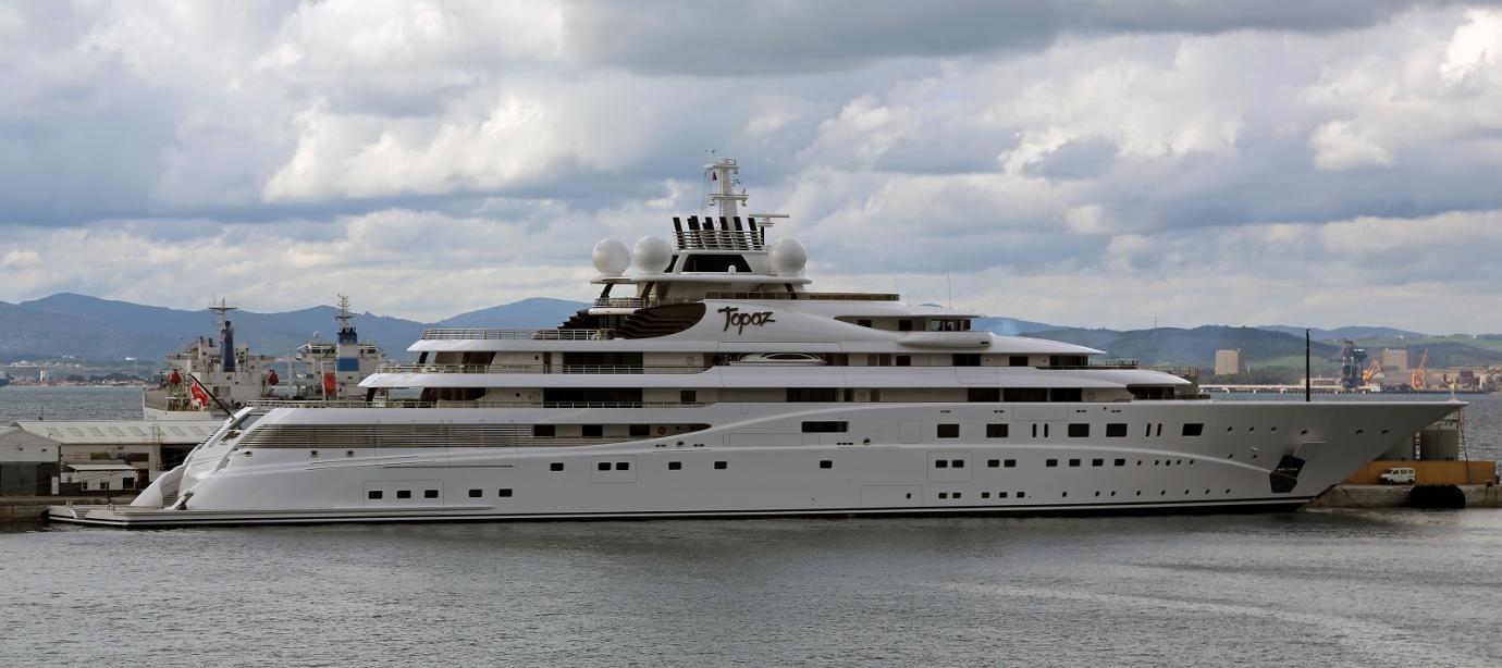 yacht Topaz