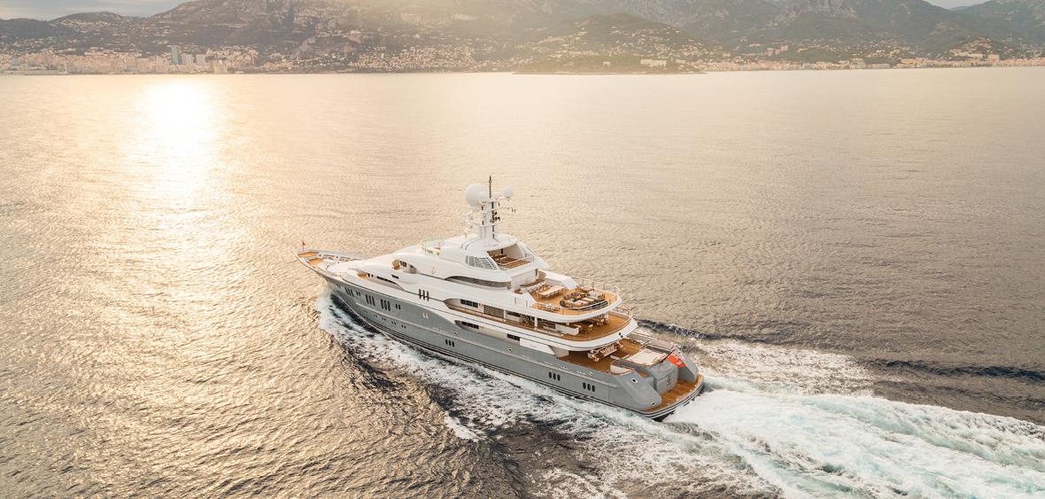 yacht Rocinante