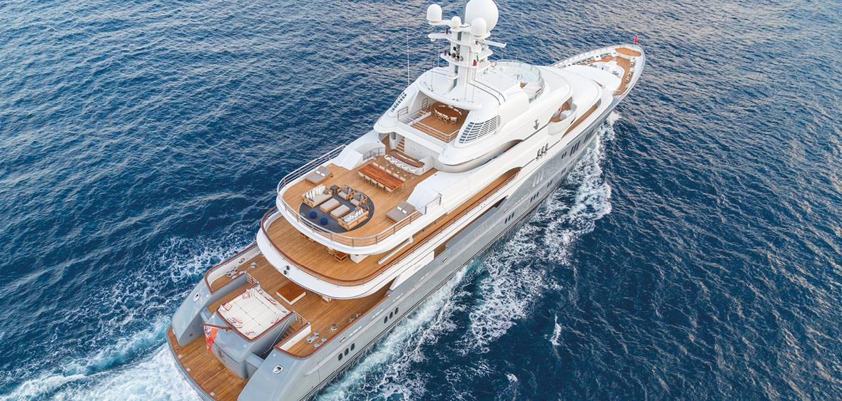 yacht Rocinante